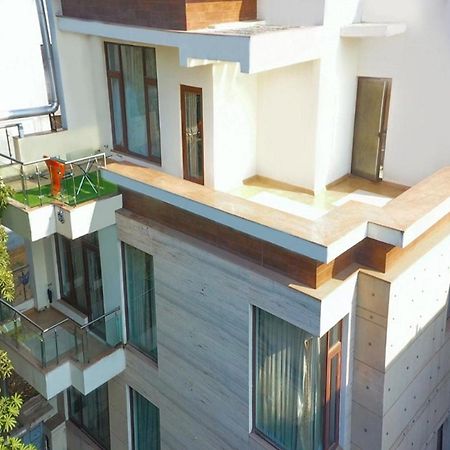Lime Tree Hotel Sushant Lok Gurgaon Sector 29 Next To Iffco Chowk Metro ภายนอก รูปภาพ