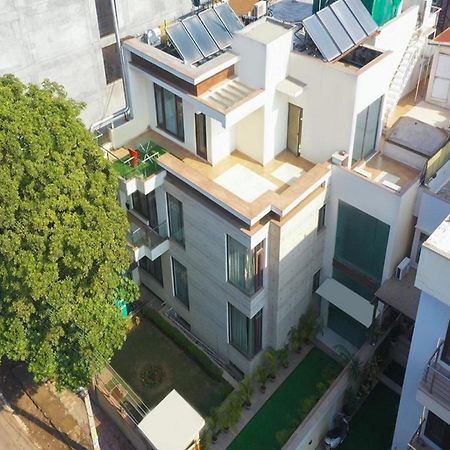 Lime Tree Hotel Sushant Lok Gurgaon Sector 29 Next To Iffco Chowk Metro ภายนอก รูปภาพ