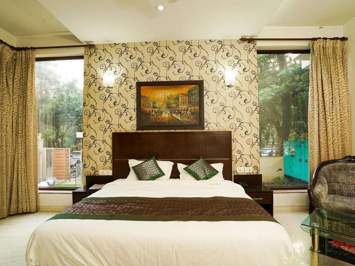 Lime Tree Hotel Sushant Lok Gurgaon Sector 29 Next To Iffco Chowk Metro ภายนอก รูปภาพ