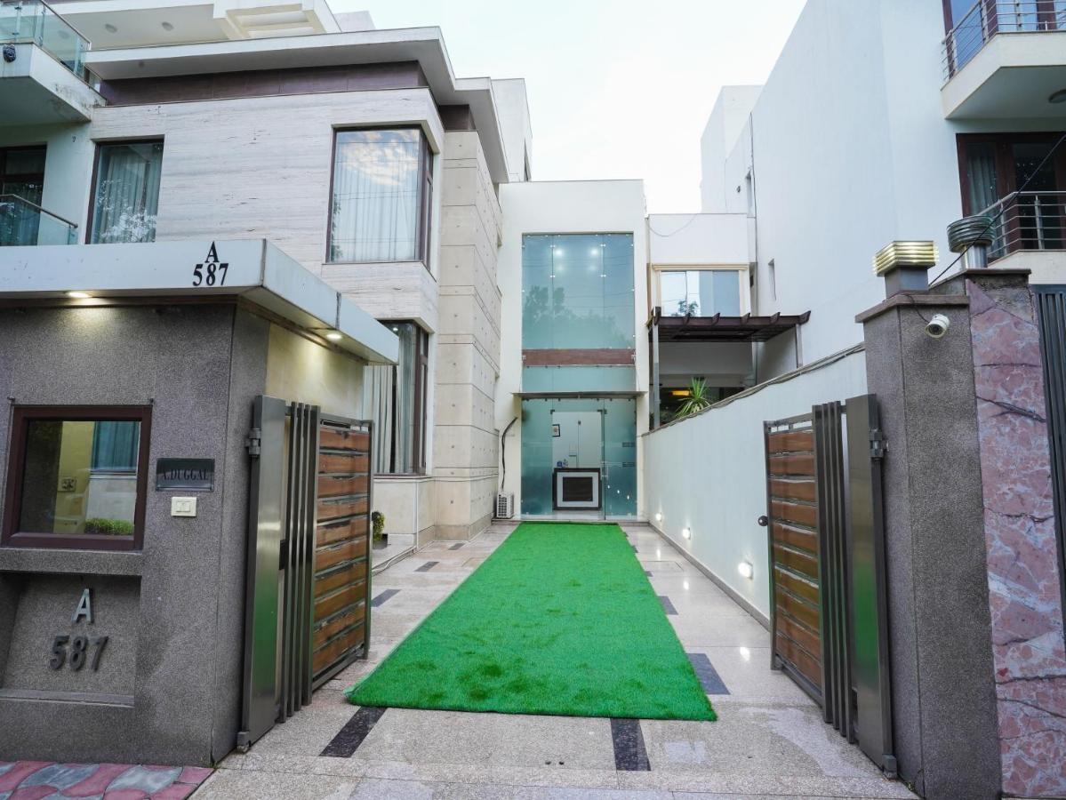 Lime Tree Hotel Sushant Lok Gurgaon Sector 29 Next To Iffco Chowk Metro ภายนอก รูปภาพ