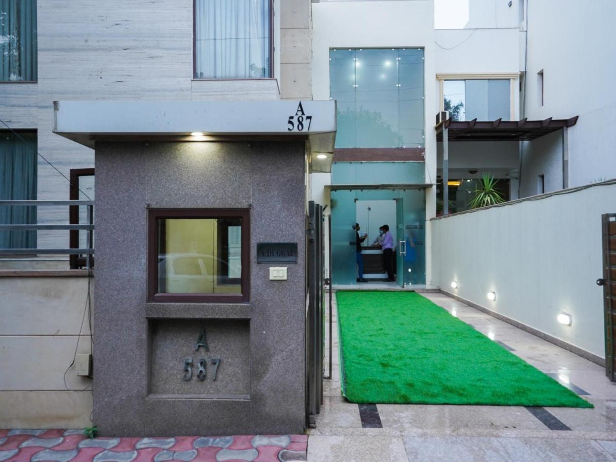 Lime Tree Hotel Sushant Lok Gurgaon Sector 29 Next To Iffco Chowk Metro ภายนอก รูปภาพ