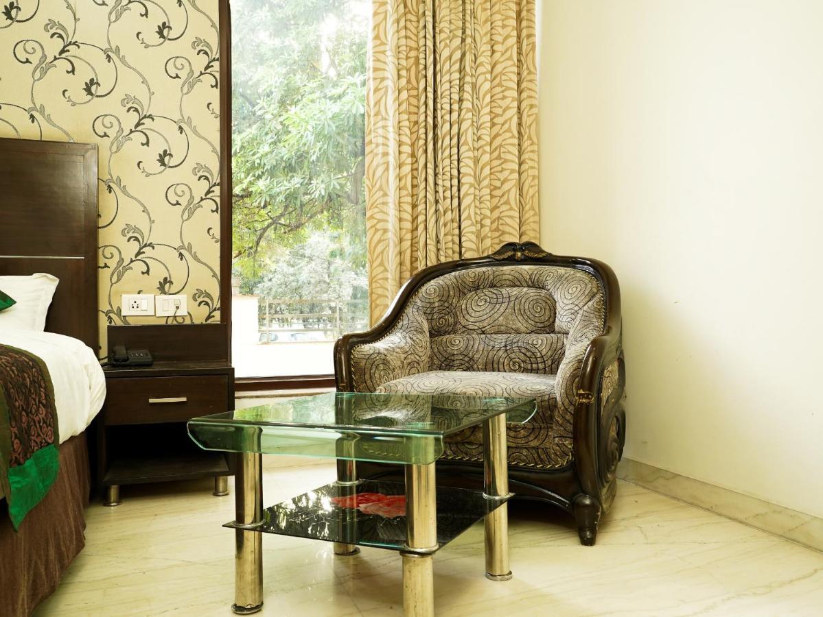 Lime Tree Hotel Sushant Lok Gurgaon Sector 29 Next To Iffco Chowk Metro ภายนอก รูปภาพ