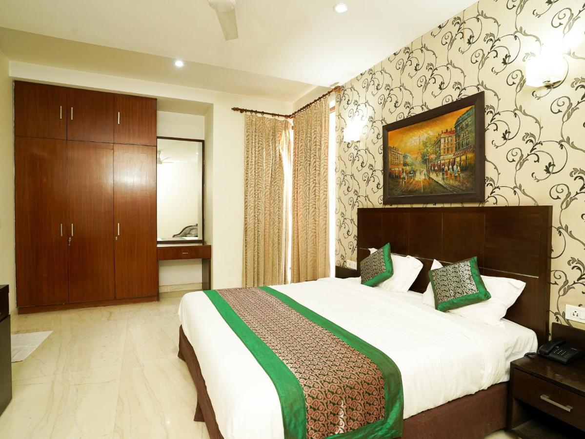 Lime Tree Hotel Sushant Lok Gurgaon Sector 29 Next To Iffco Chowk Metro ภายนอก รูปภาพ