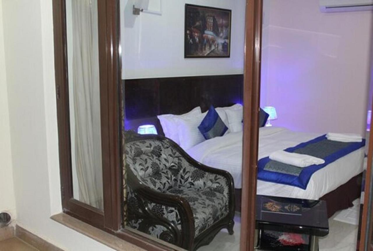 Lime Tree Hotel Sushant Lok Gurgaon Sector 29 Next To Iffco Chowk Metro ภายนอก รูปภาพ