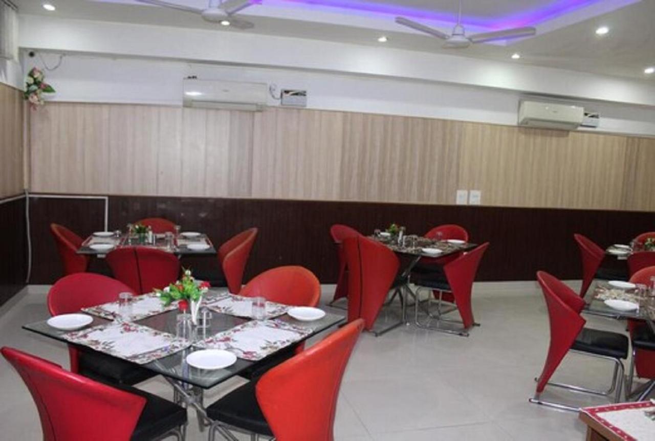 Lime Tree Hotel Sushant Lok Gurgaon Sector 29 Next To Iffco Chowk Metro ภายนอก รูปภาพ