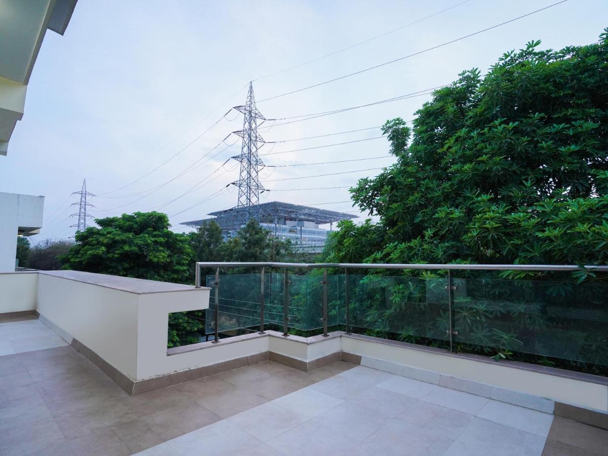 Lime Tree Hotel Sushant Lok Gurgaon Sector 29 Next To Iffco Chowk Metro ภายนอก รูปภาพ