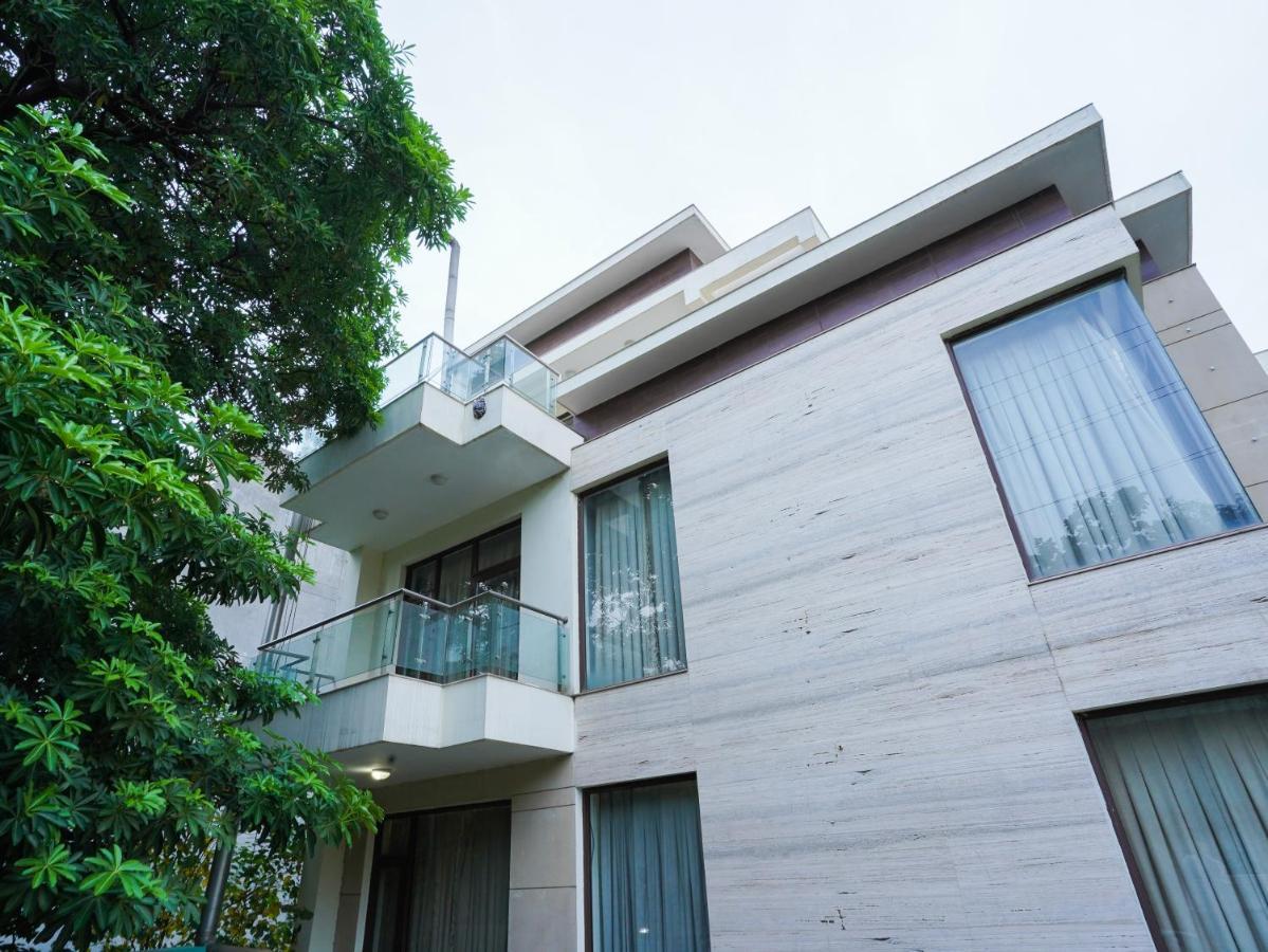 Lime Tree Hotel Sushant Lok Gurgaon Sector 29 Next To Iffco Chowk Metro ภายนอก รูปภาพ