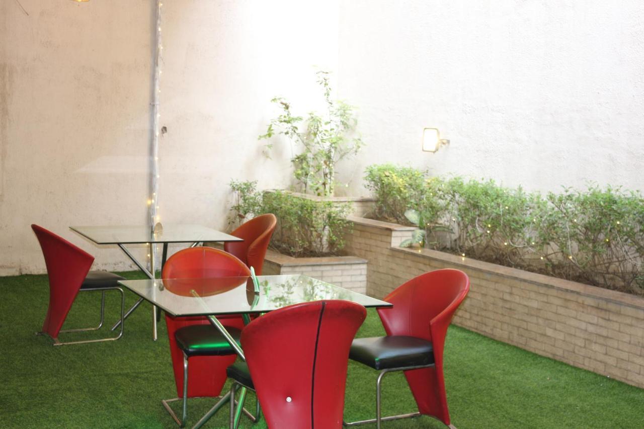 Lime Tree Hotel Sushant Lok Gurgaon Sector 29 Next To Iffco Chowk Metro ภายนอก รูปภาพ